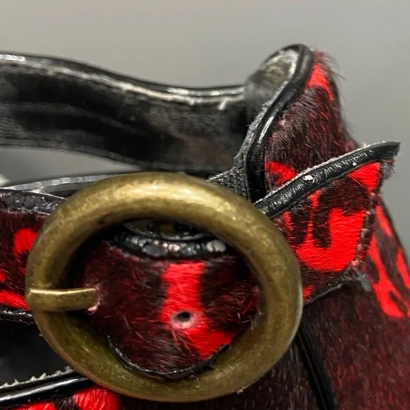 BETSEY JOHNSON Black/Red Roses Pony Hair Peep Toe Stiletto Platforms Whimsy  6.5 - Picture 14 of 17